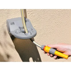 Hose Guide Hozelock -Gardman Fruniture Shop hose guide hozelock 1608031182 l